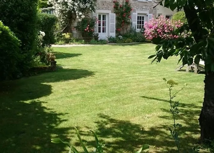 Bed and breakfast La Maison De Madame Baudy 4*